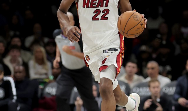 PG模拟器-维金斯：教练组一直跟我说要打得更有侵略性 我会保持下去的