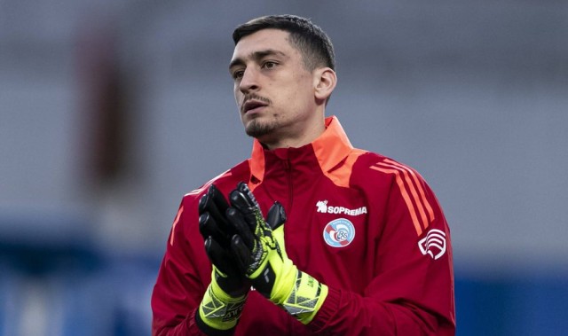 PG模拟器-DO：切尔西门将彼得罗维奇将加盟伯恩茅斯，转会费2500万镑