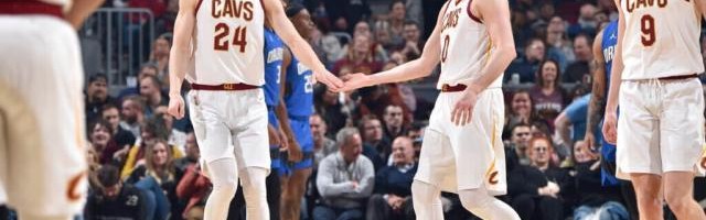 骑士灵活变阵应对伤病潮 挑战篮网决定附加赛命运