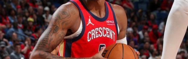 倒霉！鹈鹕休赛期头号引援穆雷首秀遭遇左手骨折