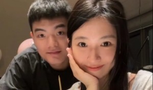 甜蜜暴击！黎伊扬女友晒合照：一起越来越好